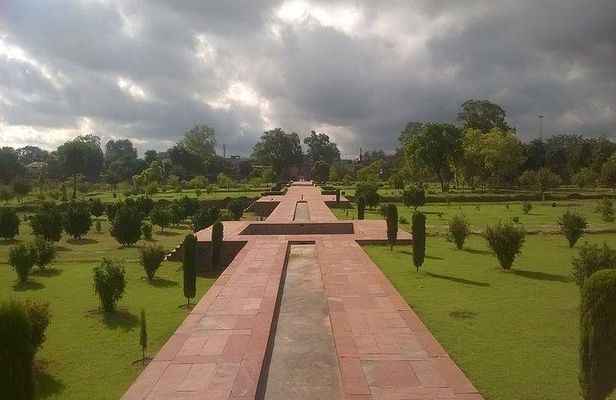 Full Day Agra Tour With FatehPurSikri and More