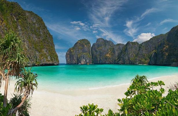 Dive Trip to Phi Phi from Phuket for certified divers