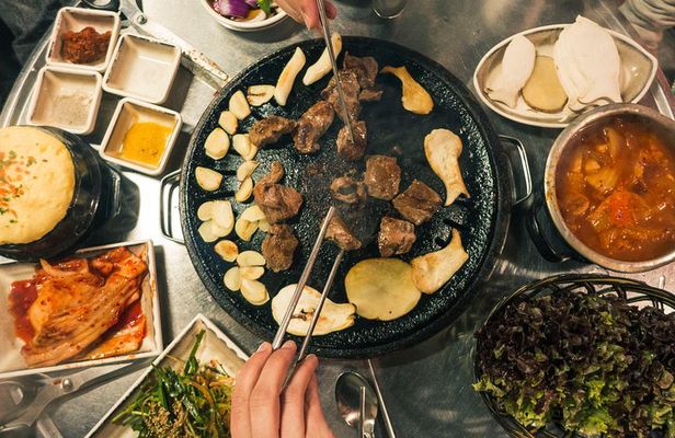 Night Food Tour in Seoul with Traditional and Modern Cuisine