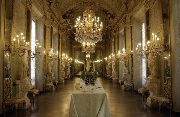 Genoa Walking Tour: Discover Hidden Treasures and Street Food