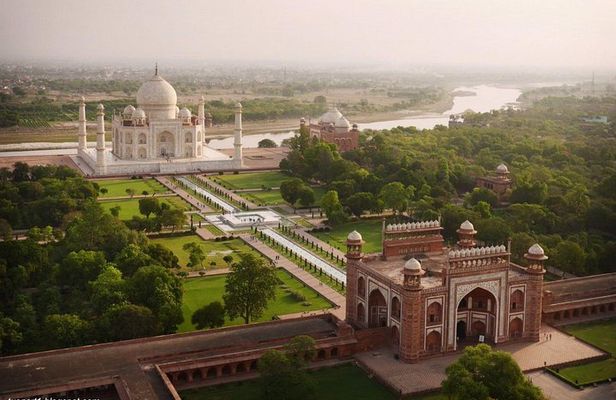 Day Tour Of Taj Mahal And Fatehpur Sikri From Jaipur