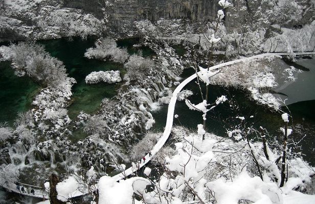 Plitvice Lakes Frozen Landscape Private Hiking Day Trip from Zagreb