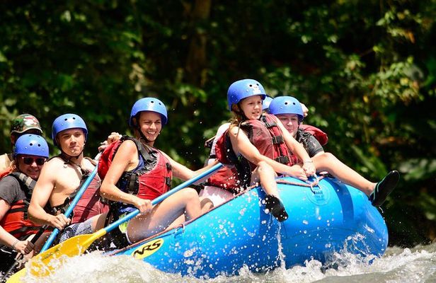 Class II-III Rafting and Chocolate Tour from La Fortuna