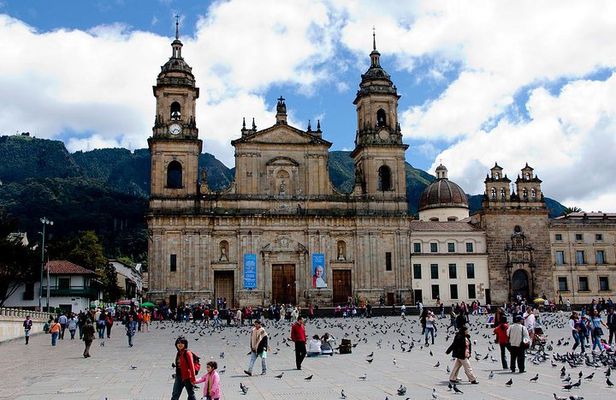 Layover Bogotá Private Tour + Transfer in & Out (4 Hrs.) 