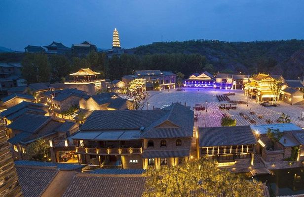Private Beijing Transfer: Simatai Great Wall and Gubei Water Town by Night