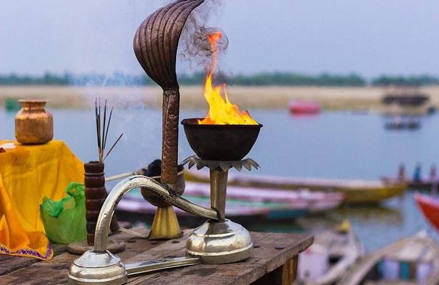 Divine Ganga Aarti in Haridwar and Rishikesh Tour