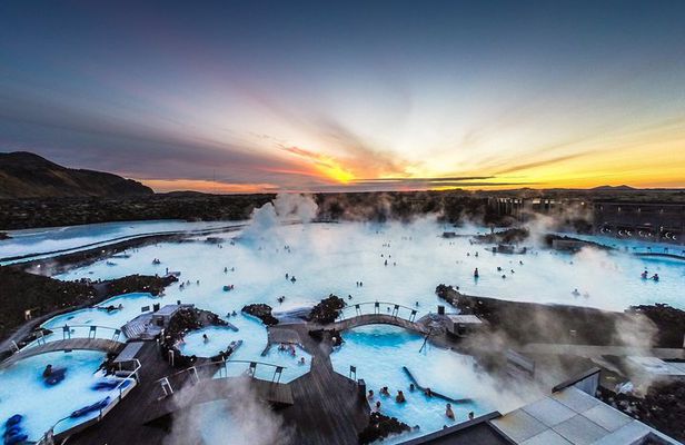 Golden Circle, Volcano Crater and Blue Lagoon Small-Group Tour