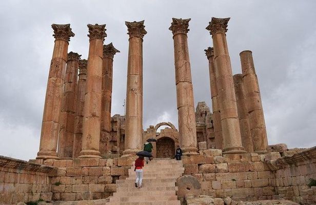 Private Day Trip to Jerash, Umm Qais and Ajloun Castle from Amman