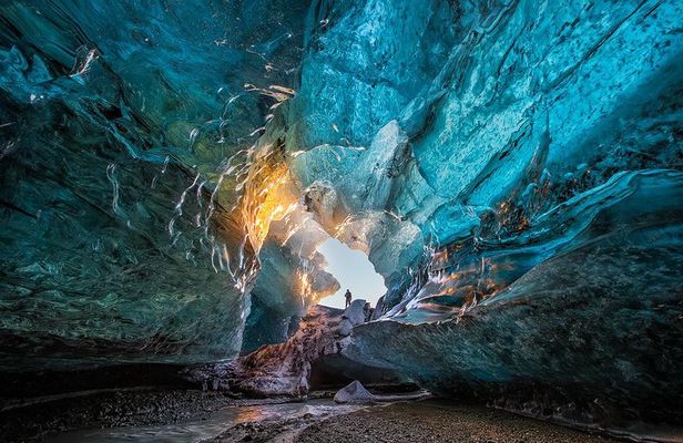 Ice Cave Tour in the National Park of Vatnajökull