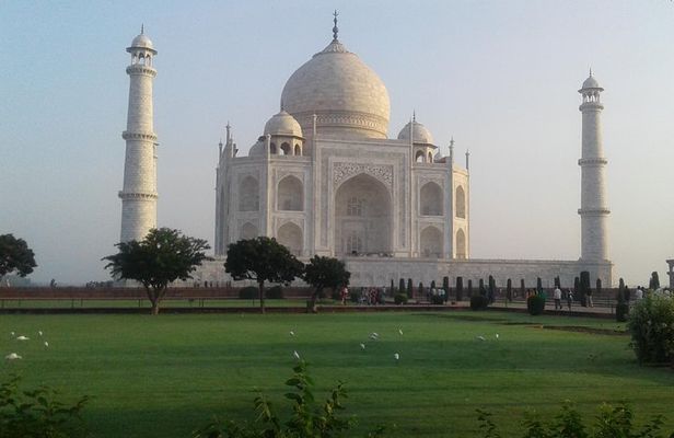 Private City Tour of Taj Mahal Sunrise and Sunset from Agra