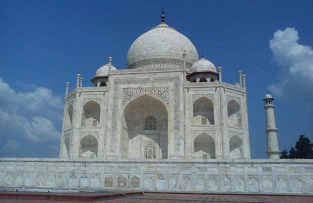 1-Day Private Tour to Agra with 3 UNESCO world Heritage from Delhi by Train