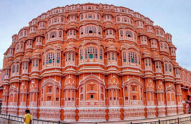From Delhi : Delhi , Agra & Jaipur tour