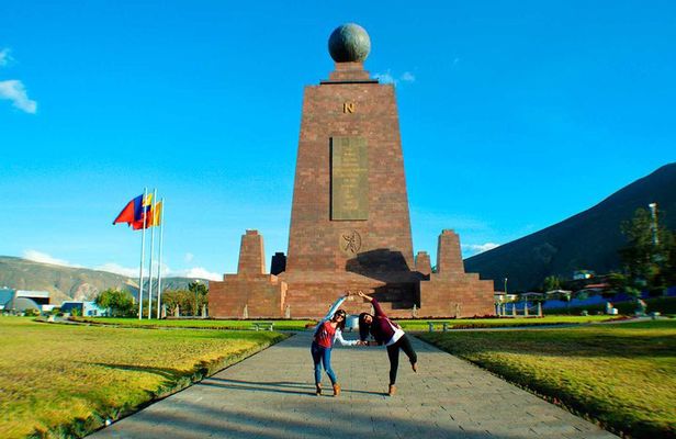 Mitad del Mundo daily tour Hop On - hop off
