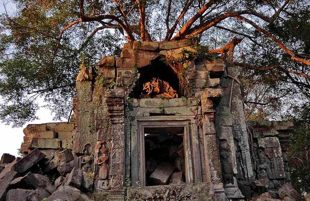 Day Trip to Beng Mealea Temple and Kampong Khleang from Siem Reap