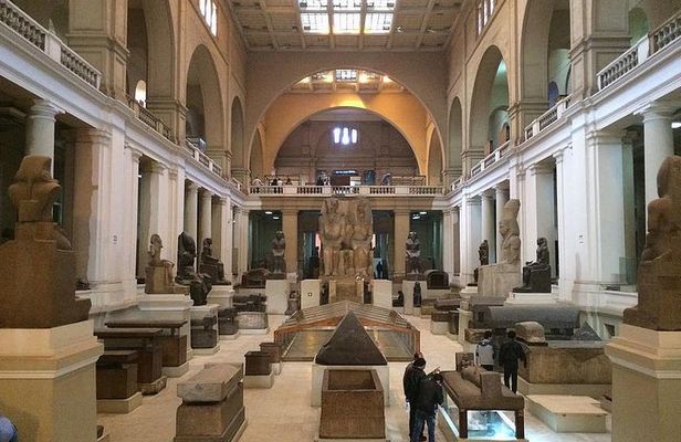 Cairo Private Day Tour: Egyptian Museum, Citadel, and Khan al-Khalil Bazaar