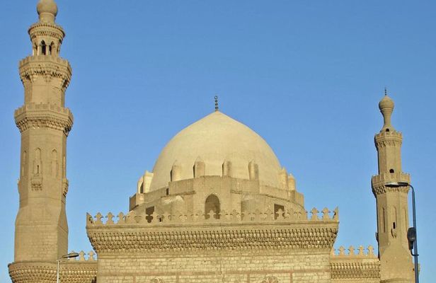 Private Islamic Cairo and Tannoura Sufi Dance Show In Wekalet el Ghouri