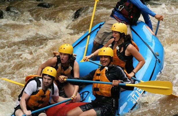 La Fortuna White-Water Rafting, Canyoning, and Tarzan Swing Tour