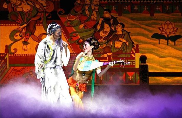 The Silk Road Show in Dunhaung with Transfer