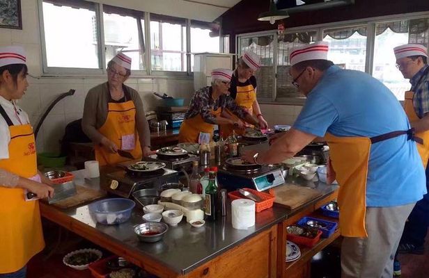 Half day Yangshuo Cooking lesson Small Group Tour