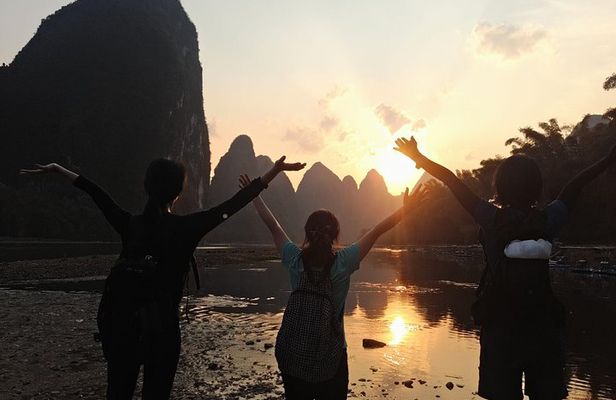 Full-Day Yangshuo Yulong River & Li-River Hiking Private Tour
