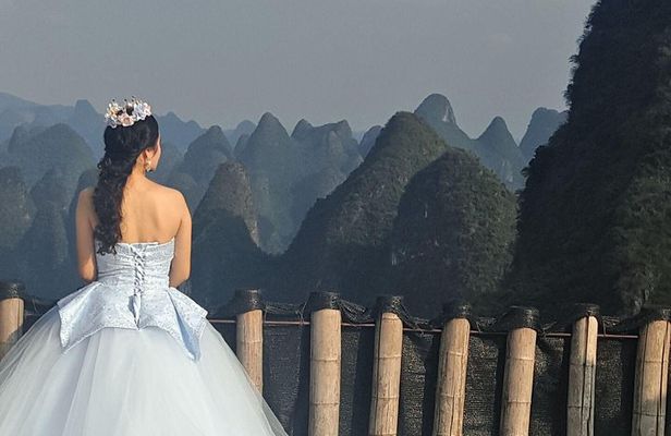 Full-Day Guilin Li-River Cruise and Yangshuo Xianggong hill Private Day Tour