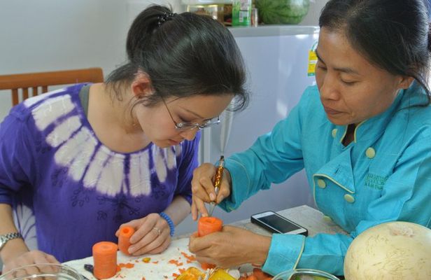 Half Day Professional Thai Fruit and Vegetable Carving Class