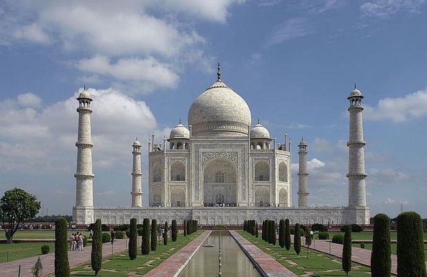 Private Taj Mahal and Agra Fort Day Trip By Superfast Train From Delhi
