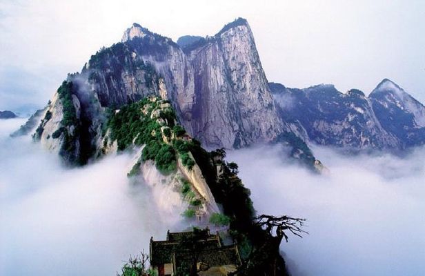 Private Customizable Day Tour of Mountain Huashan with Entrance Cable Shuttle Fee
