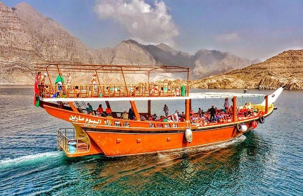 Full Day Musandam Dibba Cruise with Buffet Lunch and Snorkelling