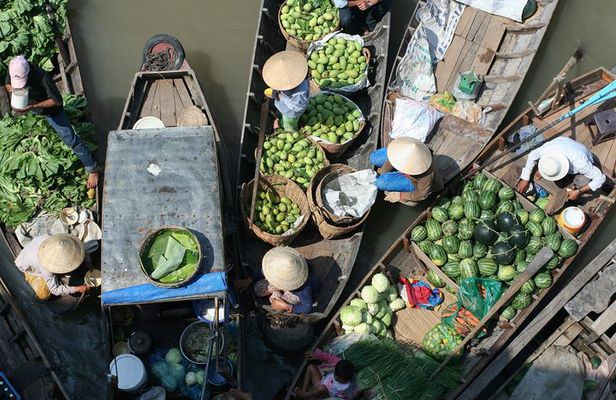 1-day Mekong Delta Tour: Cai Be Market, Local Island and Cycling
