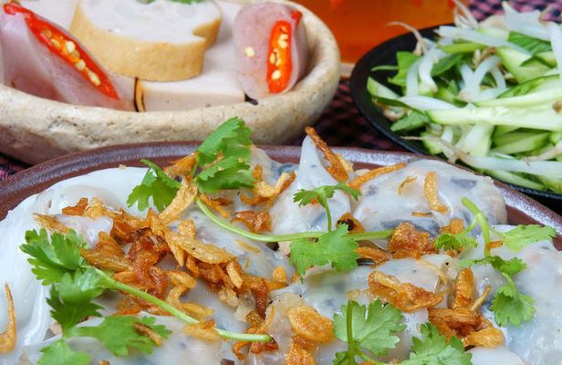 Ho Chi Minh City’s most delicious street food tour by motorbike