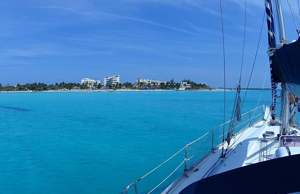 Private Customizable Sailing Tour in Cancun