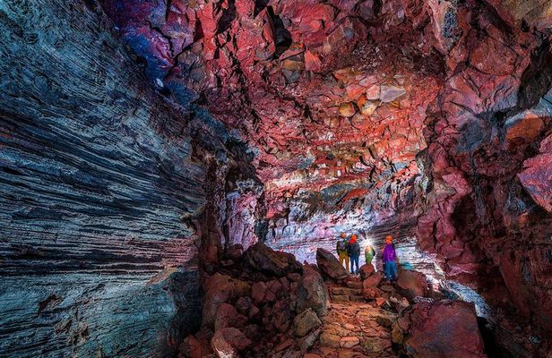 The Lava Tunnel Tour - Raufarhólshellir