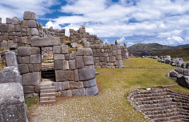 Full day tour of Sacsayhuaman,Q’enQo, Puka Pukara, and Sacred Valley Tour