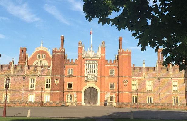 Hampton Court Palace Grounds Bike Tour