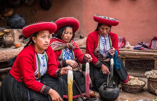 Maras, Moray, and Chinchero Cooking Class Full-Day Tour from Cusco