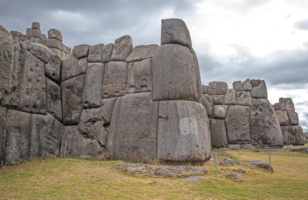Private Cusco, Puka Pukara, Tambomachay and Sacsayhuaman Full-Day Tour