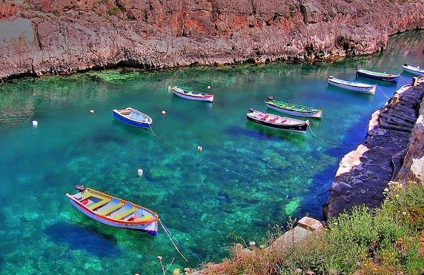Blue Grotto and Marsaxlokk Half-Day Tour from Valletta