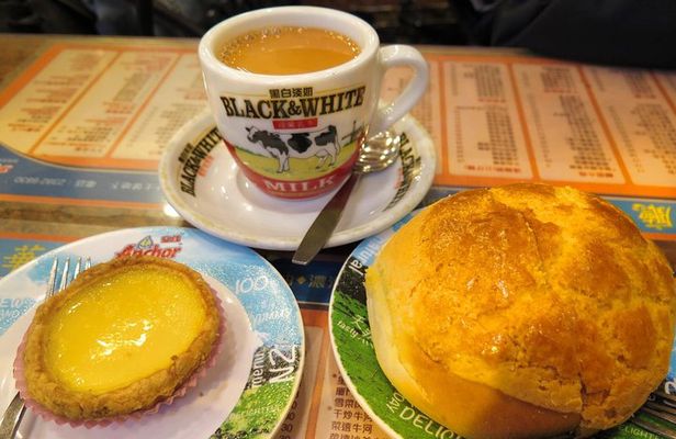 Private Walking Tour: Local Markets and Foodie in Hong Kong