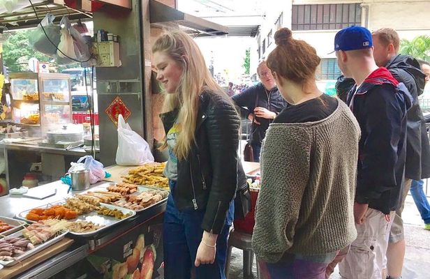 Private Walking Foodie Tour: The Best Bites of Mongkok