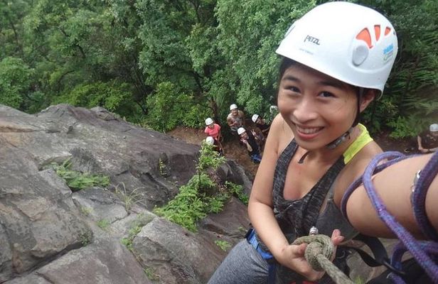 Half day rock climbing and rappelling experience just in Taipei city, Taiwan
