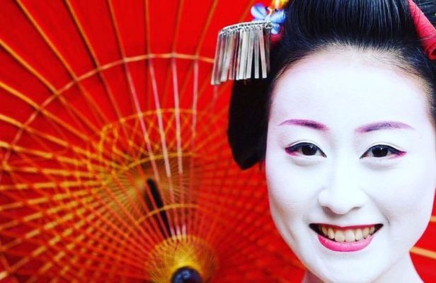 Private Dinner with Maiko and Geiko in Kyoto