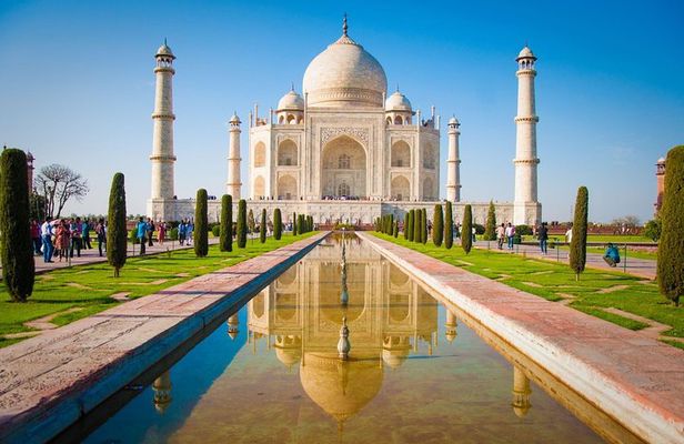 Private Sunrise Taj Mahal and Agra Day Tour from Delhi