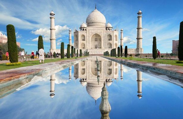 Luxury Taj Mahal and Agra Tour From Delhi By Mercedes Car or Audi Car