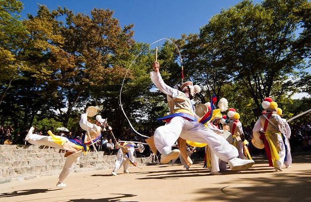 Korean Folk Village and Suwon Hwaseong Fortress Day Tour(EG Tour)