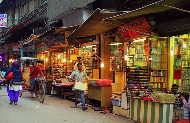 Walking Tour and Rickshaw Ride through The Bazaars of old Amritsar