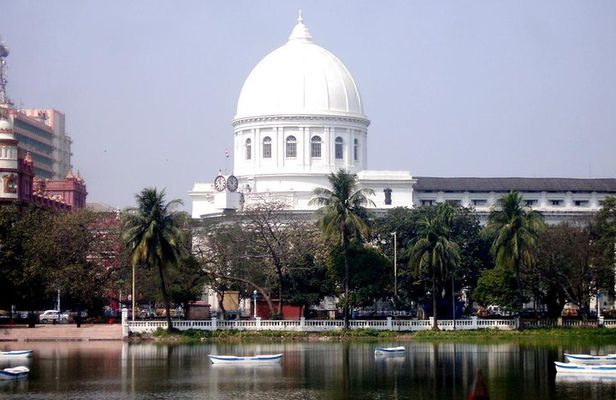 The Second City of Empire: A Kolkata Heritage Walking Tour with Private Transfer