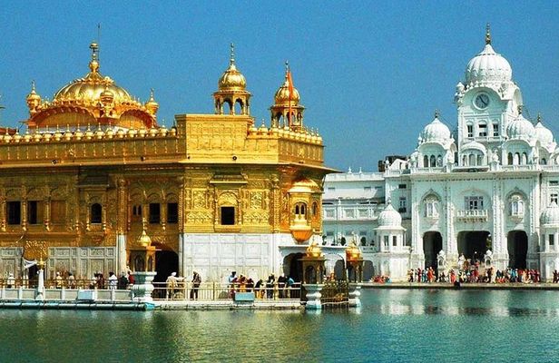 Private Wagah Border Drama and the Golden Temple with Transfer
