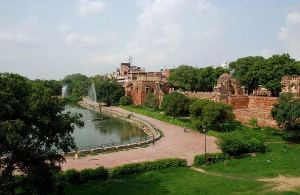 Hauz Khas Village - a Blend of Ancient and Modern Delhi