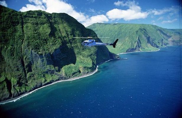 West Maui and Molokai Special 45-Minute Helicopter Tour